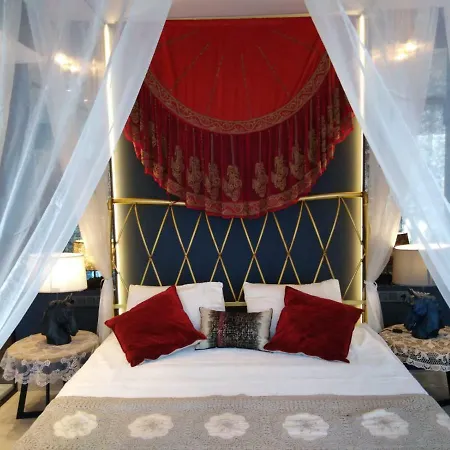 Bed & Breakfast No 5