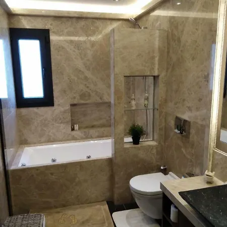 Couette-café No 5 4*