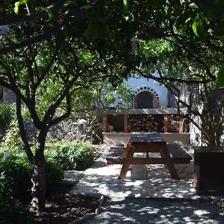No 5 B&B 2*