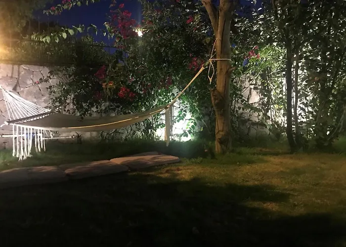 No 5 Bed & Breakfast 4*