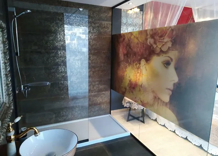 Couette-café No 5 4*