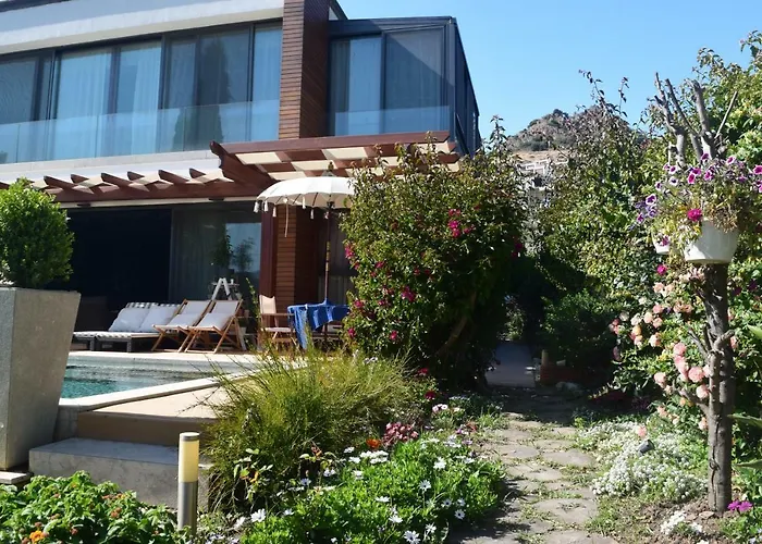 No 5 Bed & Breakfast 4*